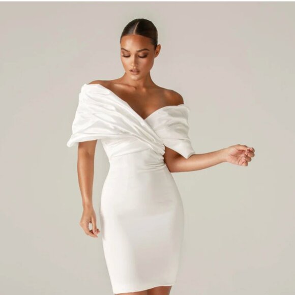ALIEVA MARIBEL CREPE RUFFLE SHOULDER DRESS